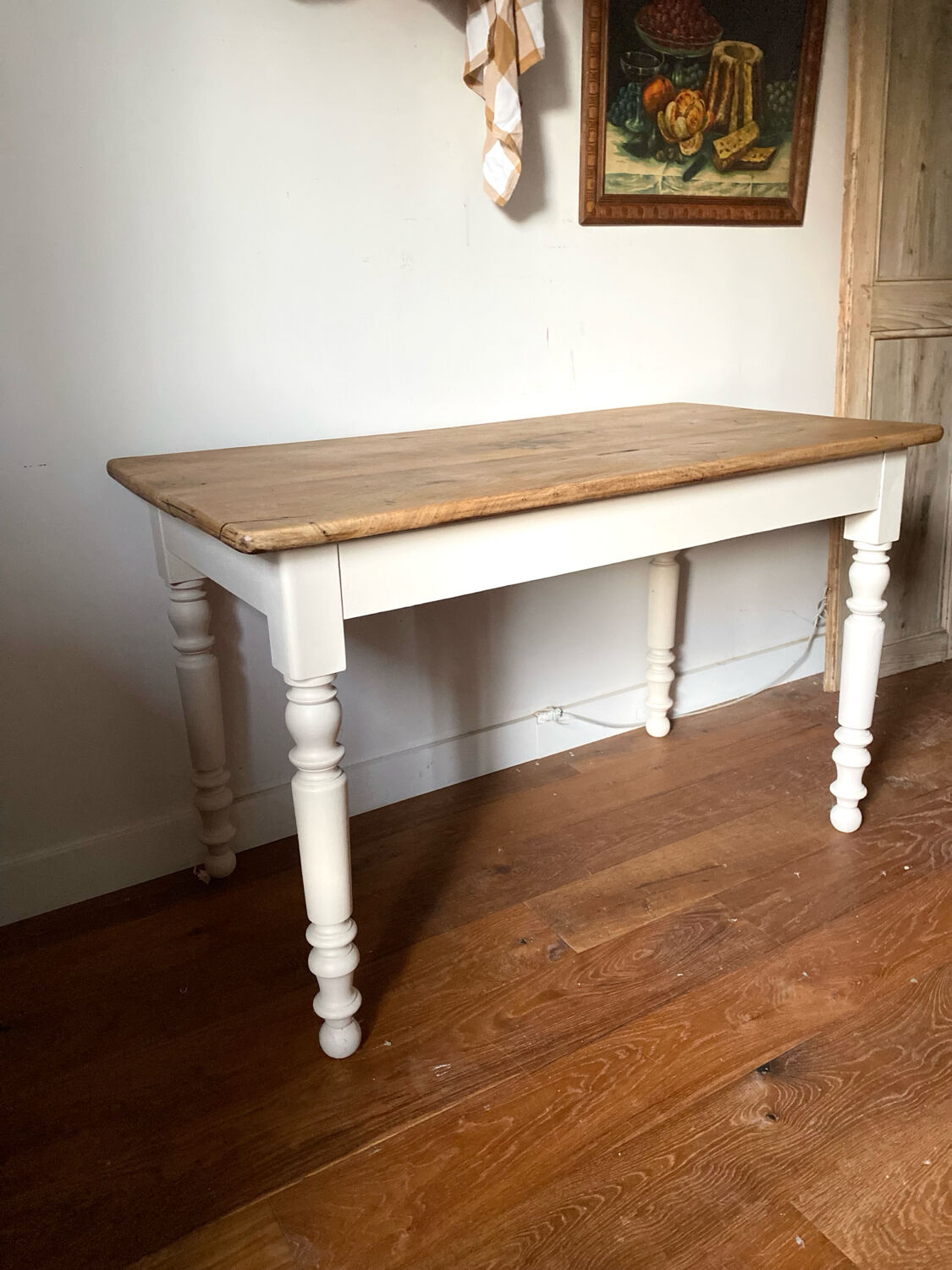 Antique walnut table for 4 people.