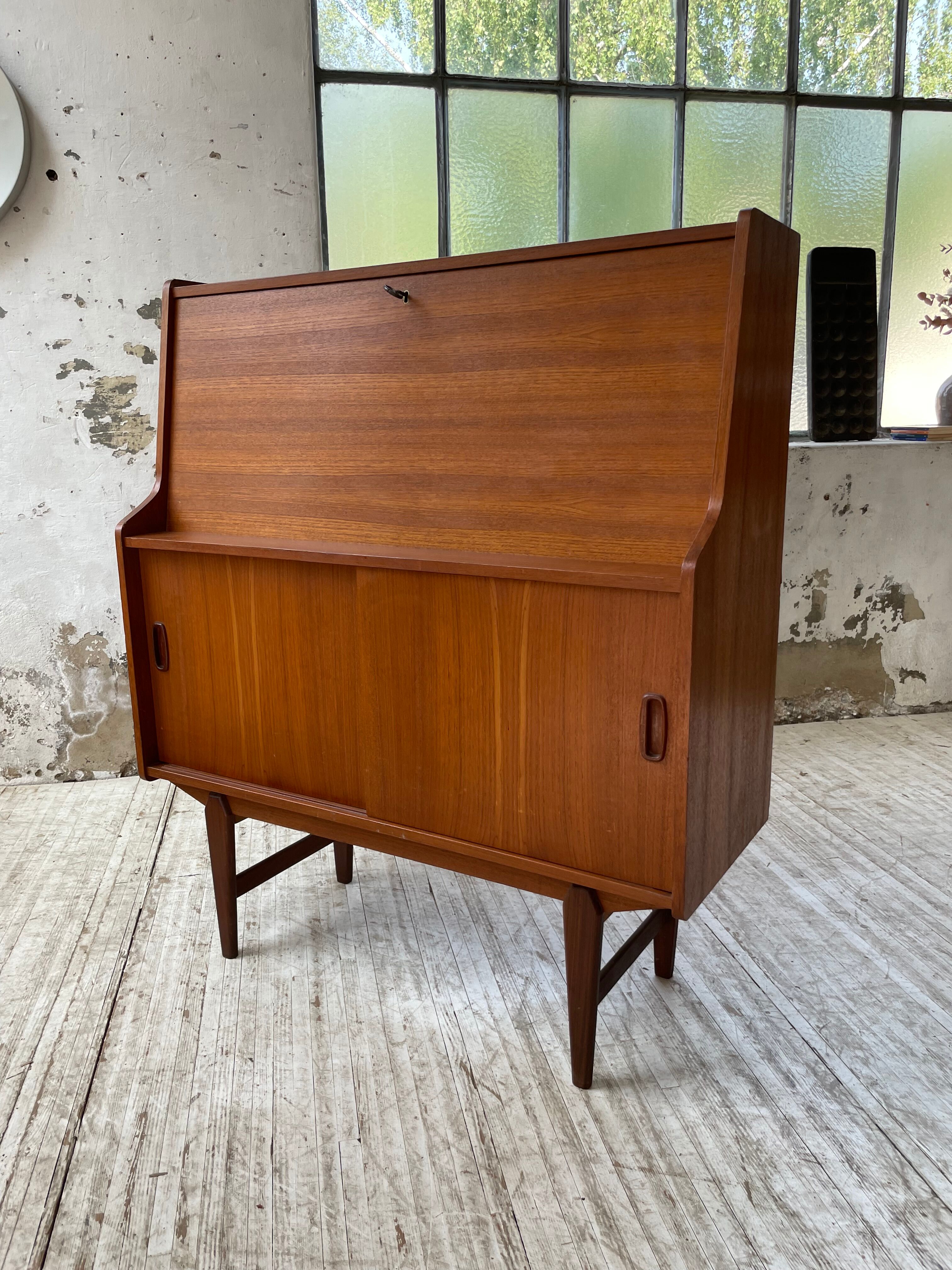 Secretary Samcom teck 1960