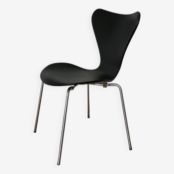 3107 JACOBSEN “Fritz Hansen” chair black