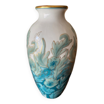 Vase Camille Tharaud Porcelaine Limoges - Décor de nymphéas - Hauteur 28 cm