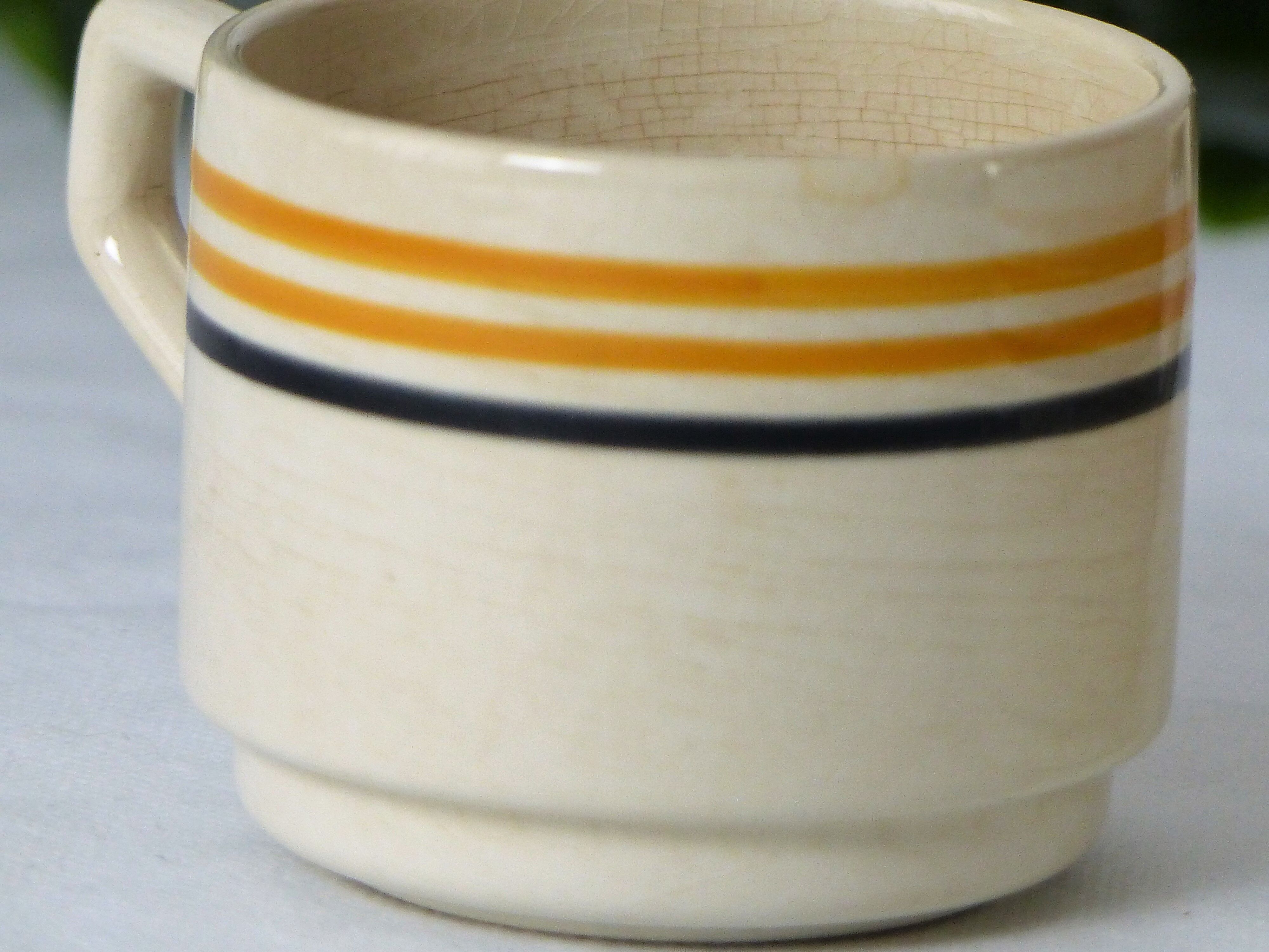 Set of 3 cups made of earthenware