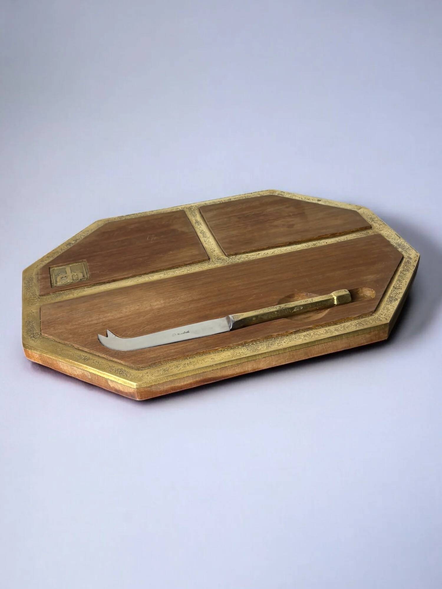 Brutalist cheese tray by David Marshall, wood & bronze, Spain, 1970s