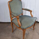 Fauteuil de style Louis XV velours rayé