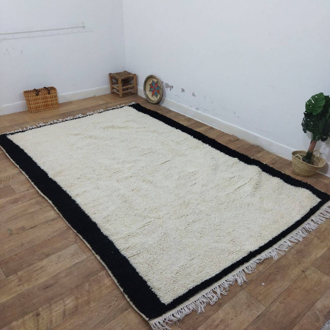 Azilal Vintage Rug 300x200 cm - Minimalist Design Cream and Black