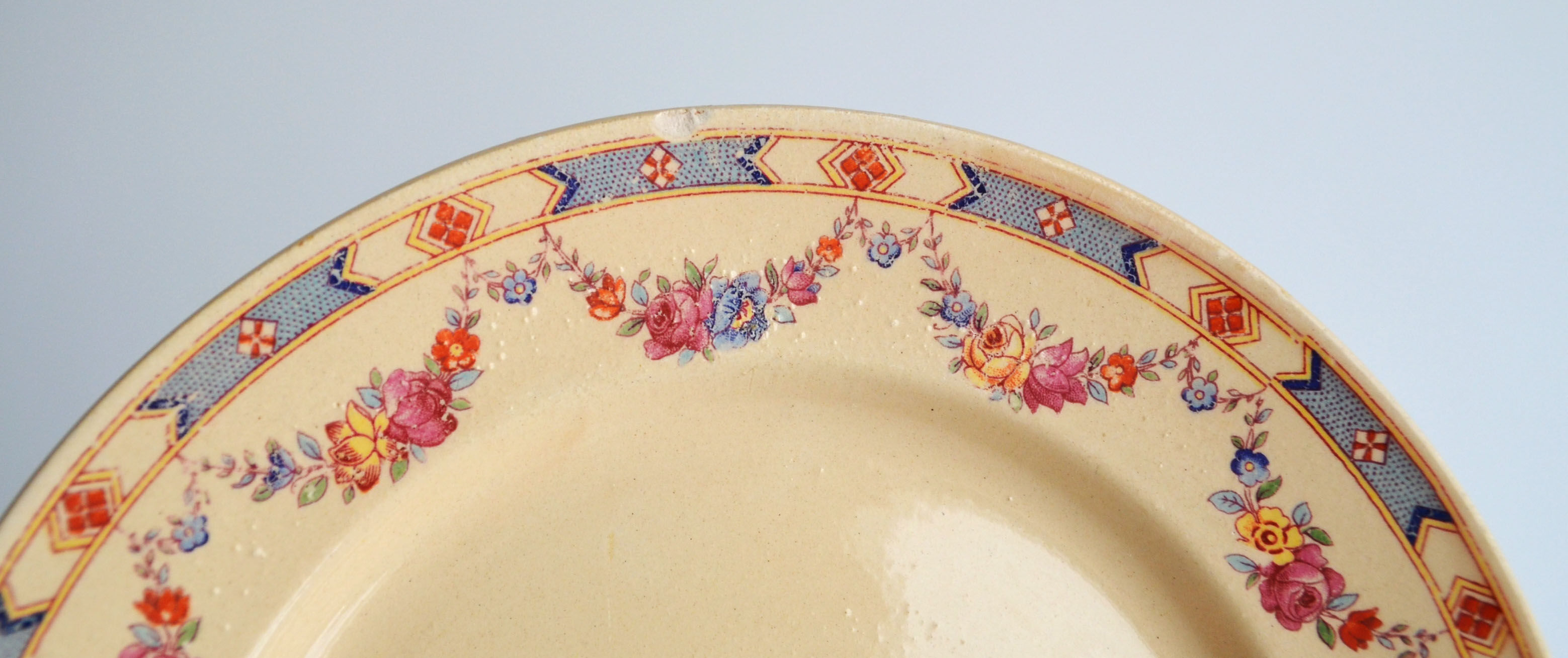 4 old flowered iron earth dessert plates