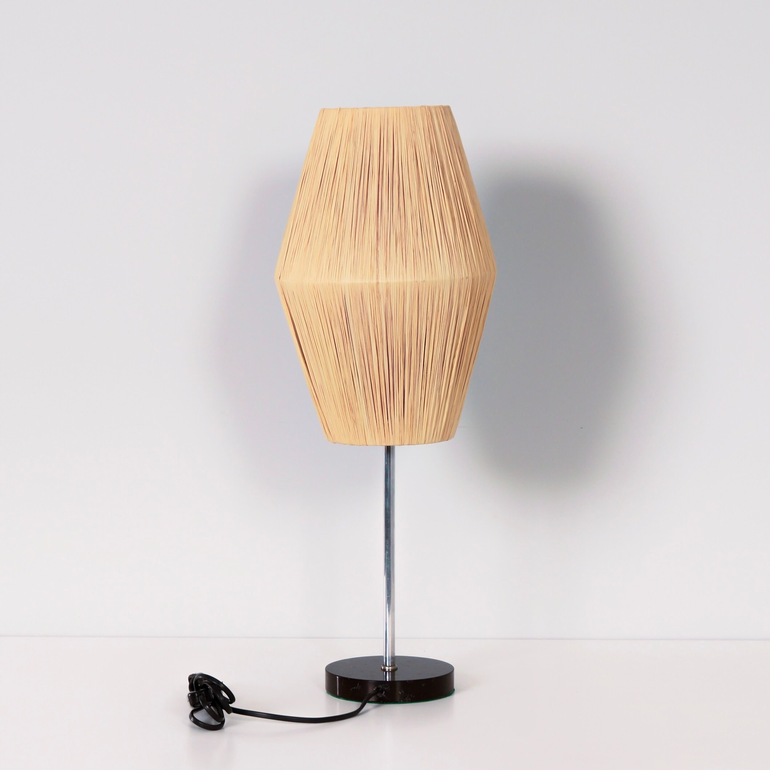 Vintage 60s table lamp with raffia shade and black marble base