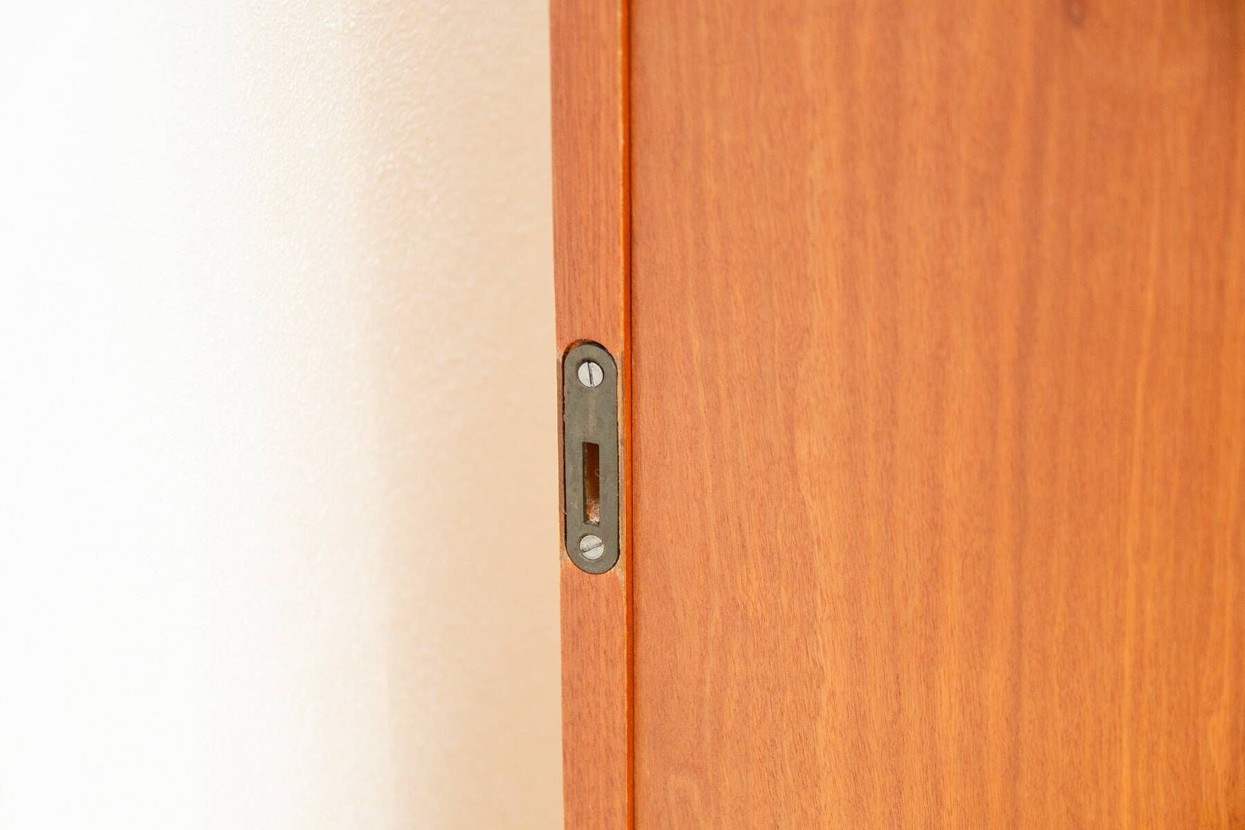 Table de nuit du milieu du siècle entièrement rénovée par Mojmír Požár, années 1960, Tchécoslovaquie