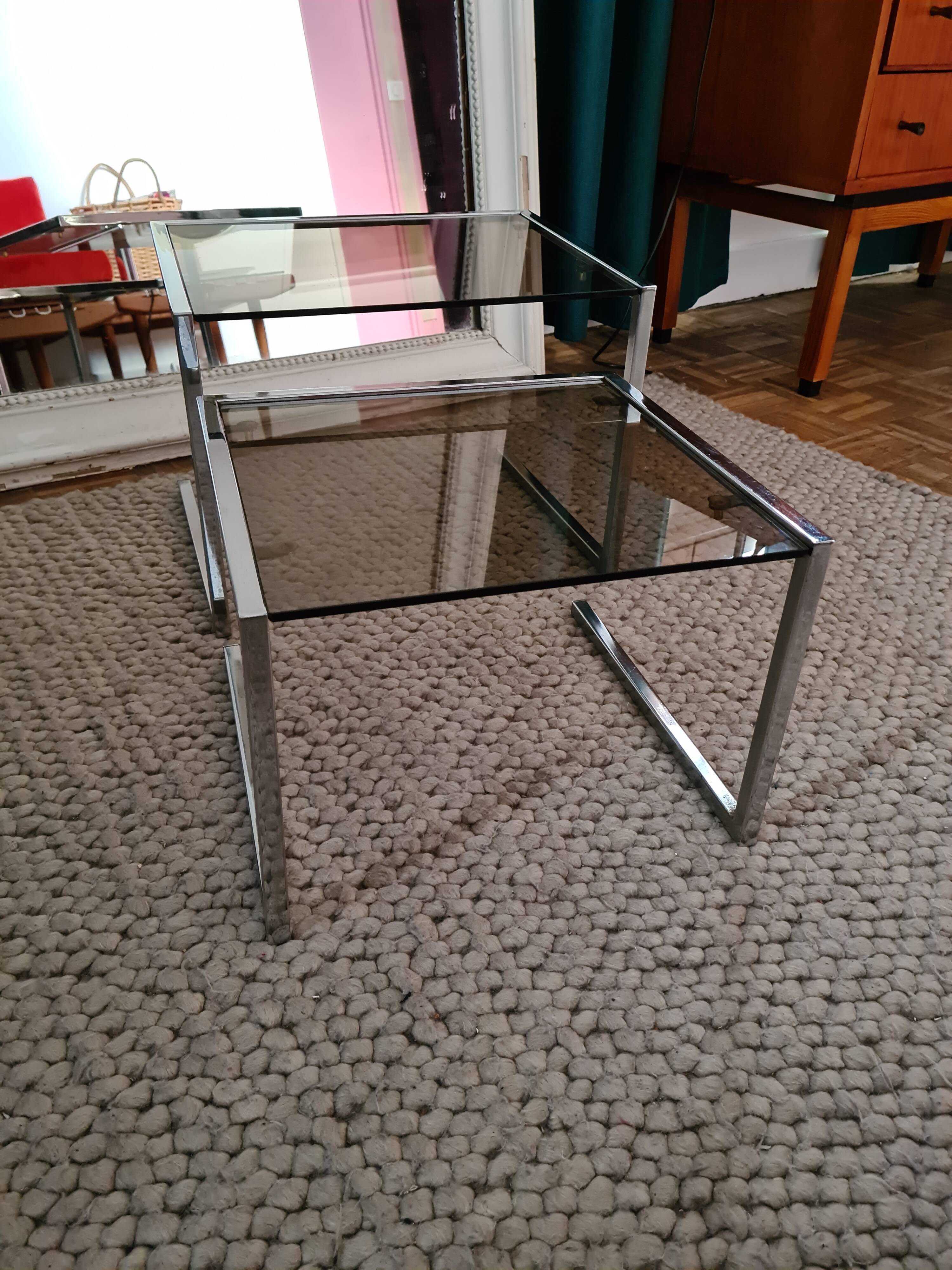 Pair of small tables gigognes