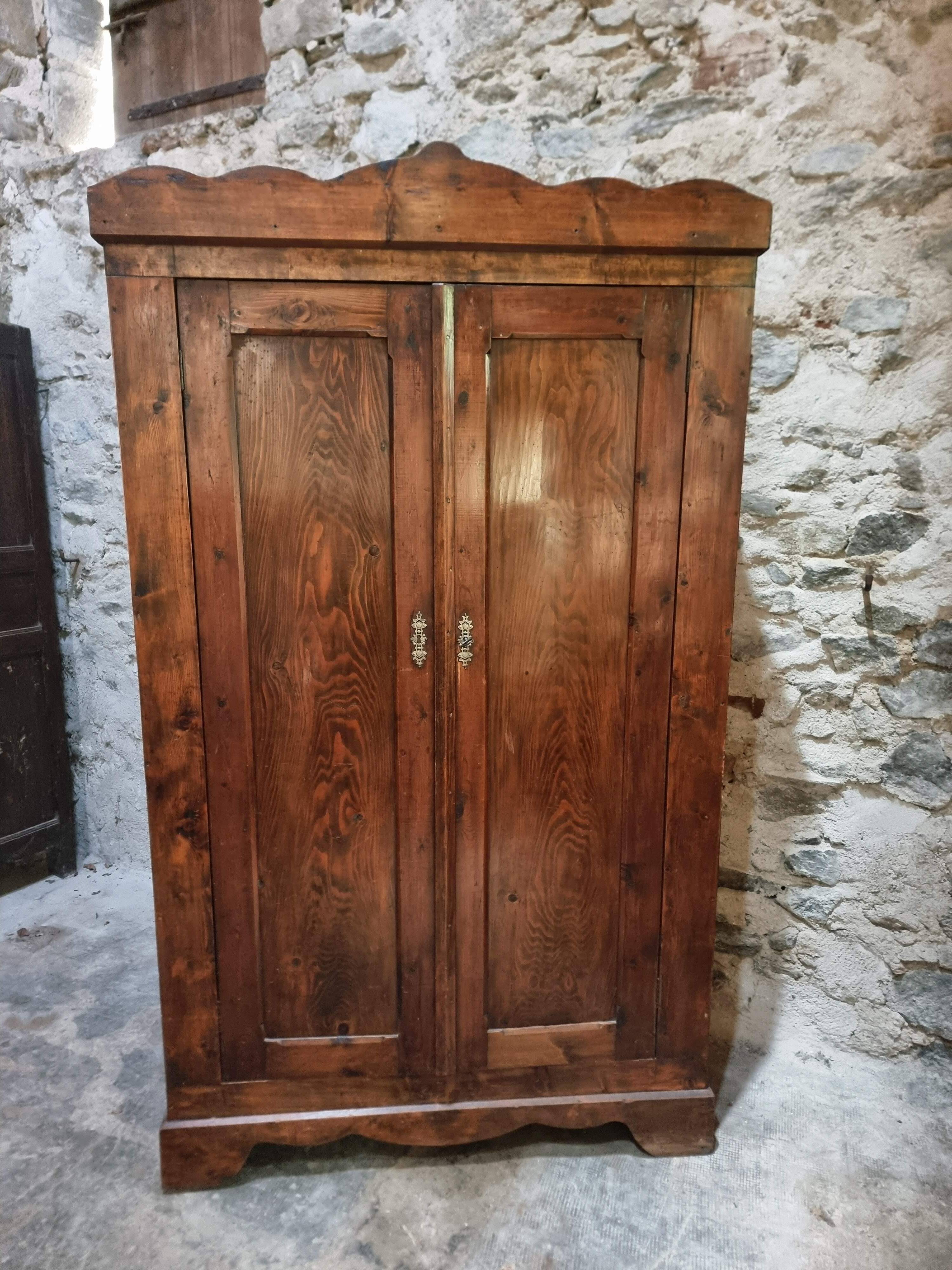 Antique French pine bonnetière – rustic country wardrobe – circa 1900–1920