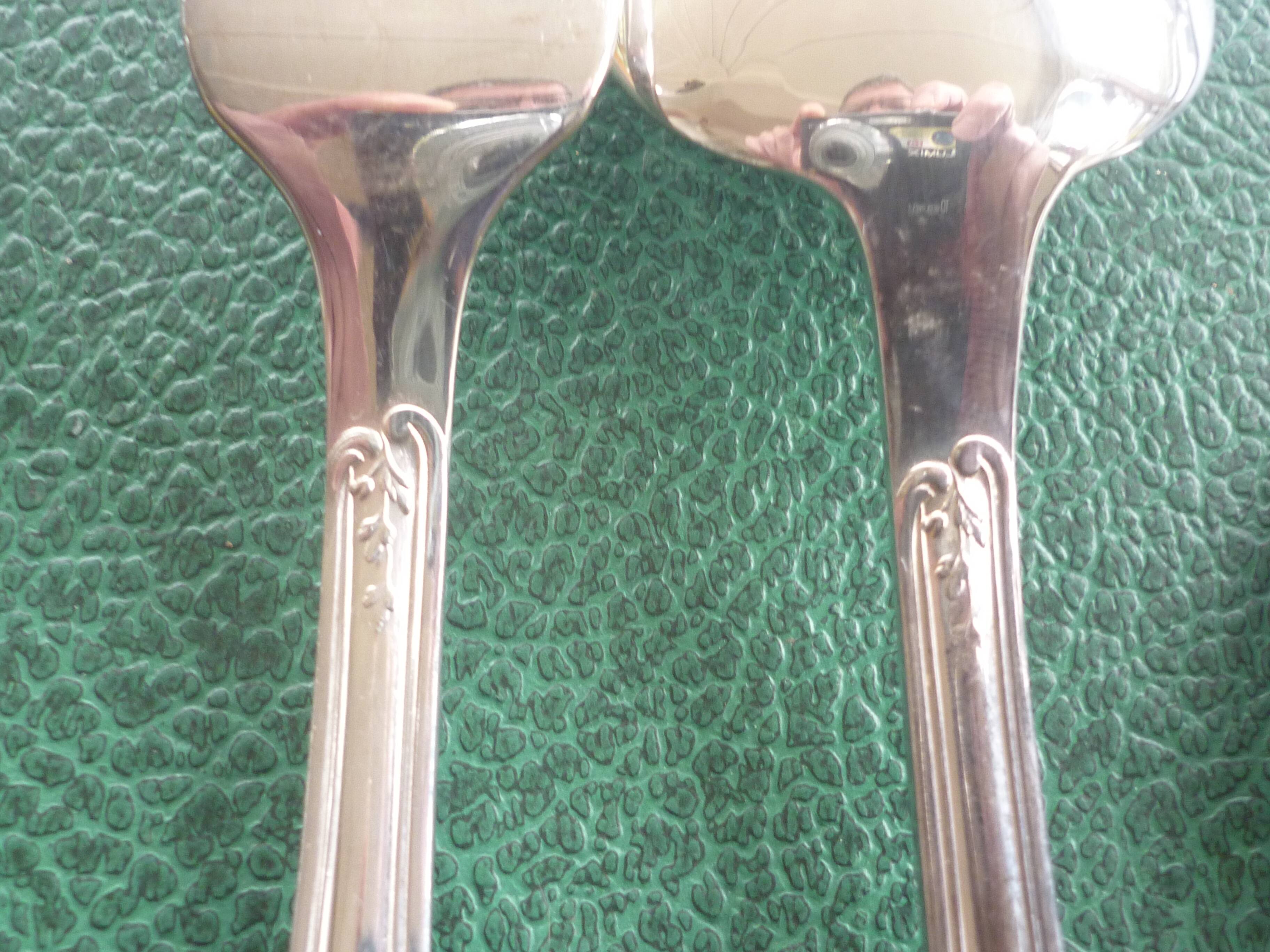 Cutlery set of 62 pieces in silver metal