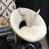 Swivel shell chair