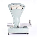 Vieille balance de cuisine