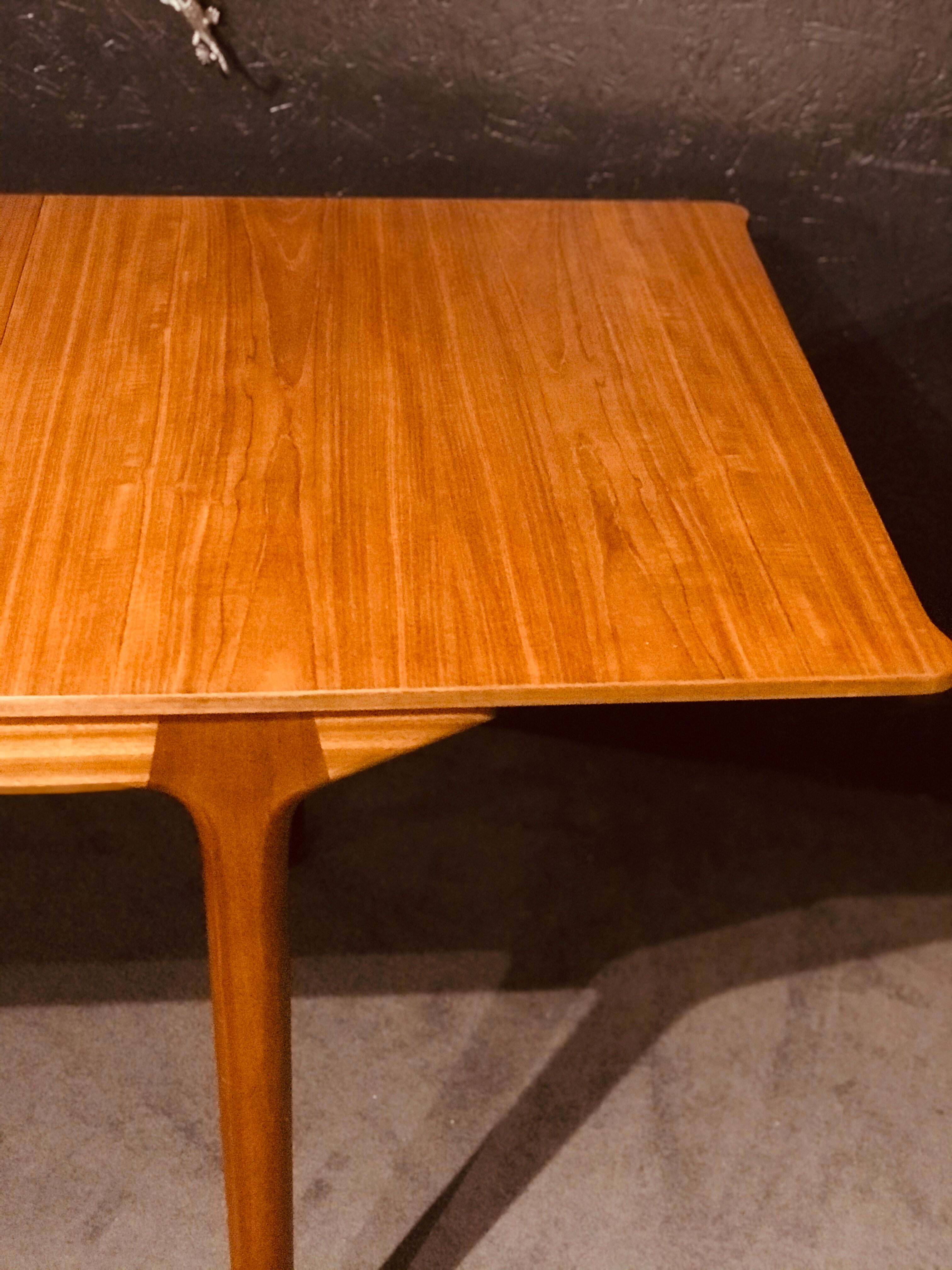 McIntosh extending table designed by Tom Robertson