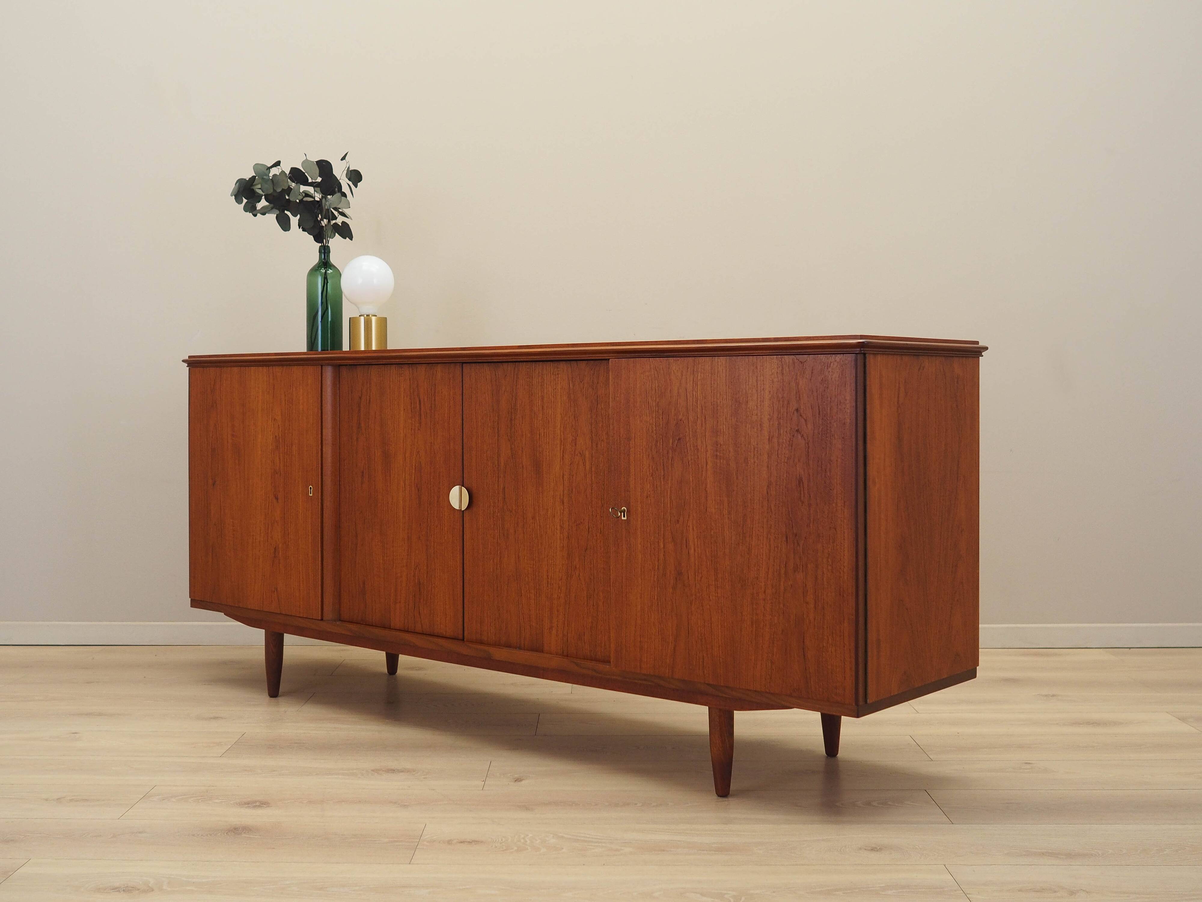 Buffet en teck, design danois, années 1970, fabriqué au Danemark