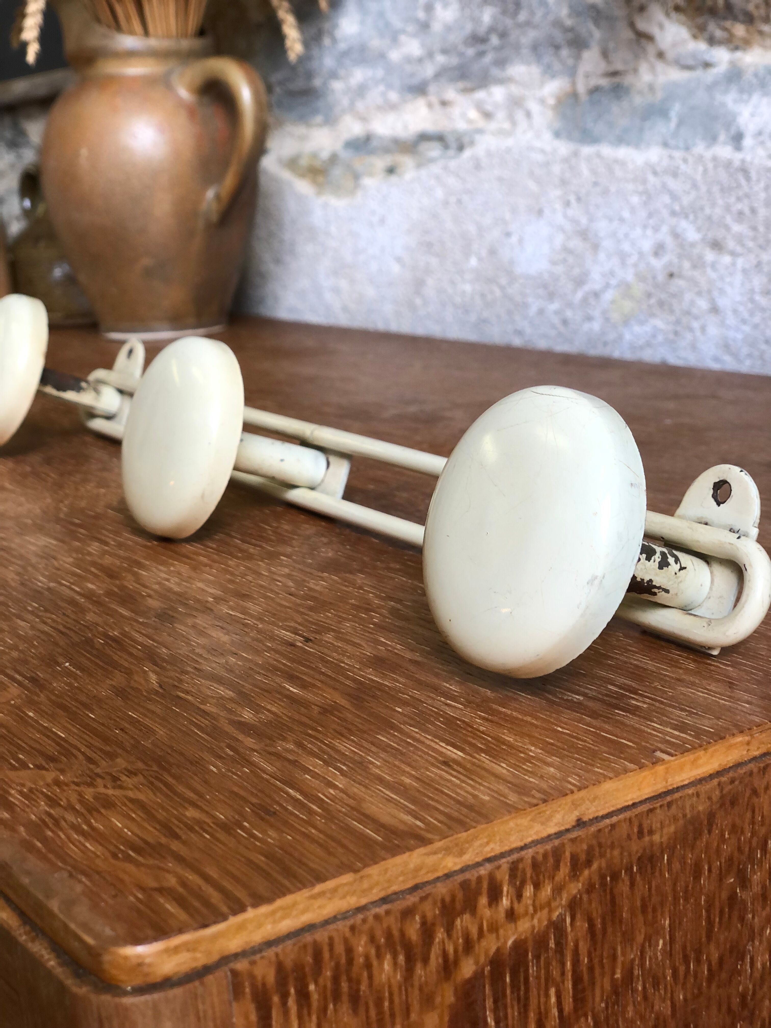Patère, vintage beige metal coat rack