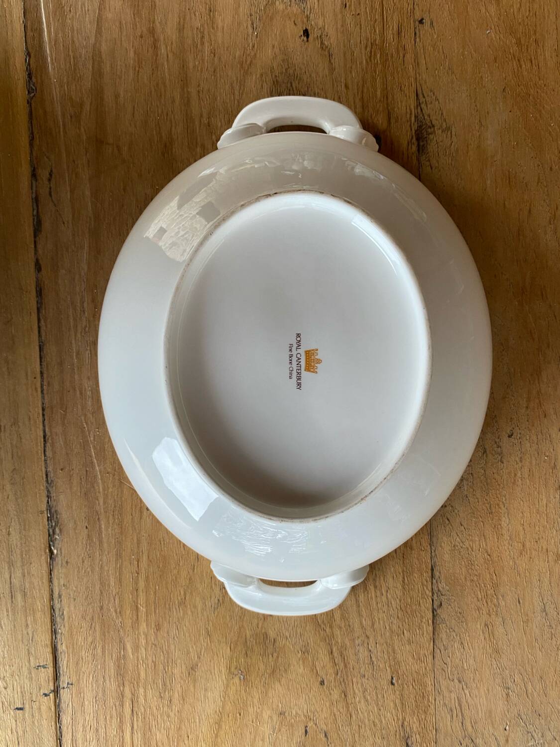 Royal Canterbury Anna fine bone china tureen or dish