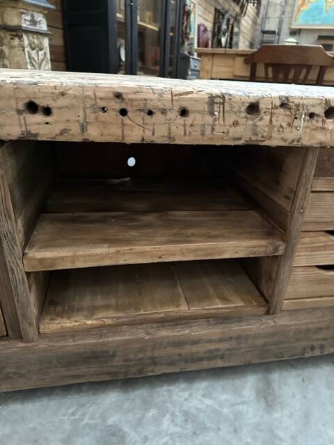 Huge workbench at the beginning of the 20th century transformed into a TV unit