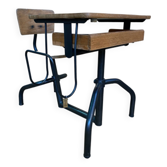 Desk - extendable school desk