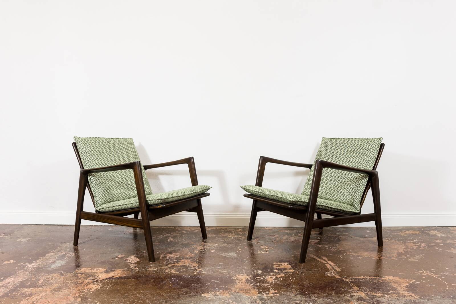 Pair Of Mid Century Armchairs Type 300 139, Poland, 1960s