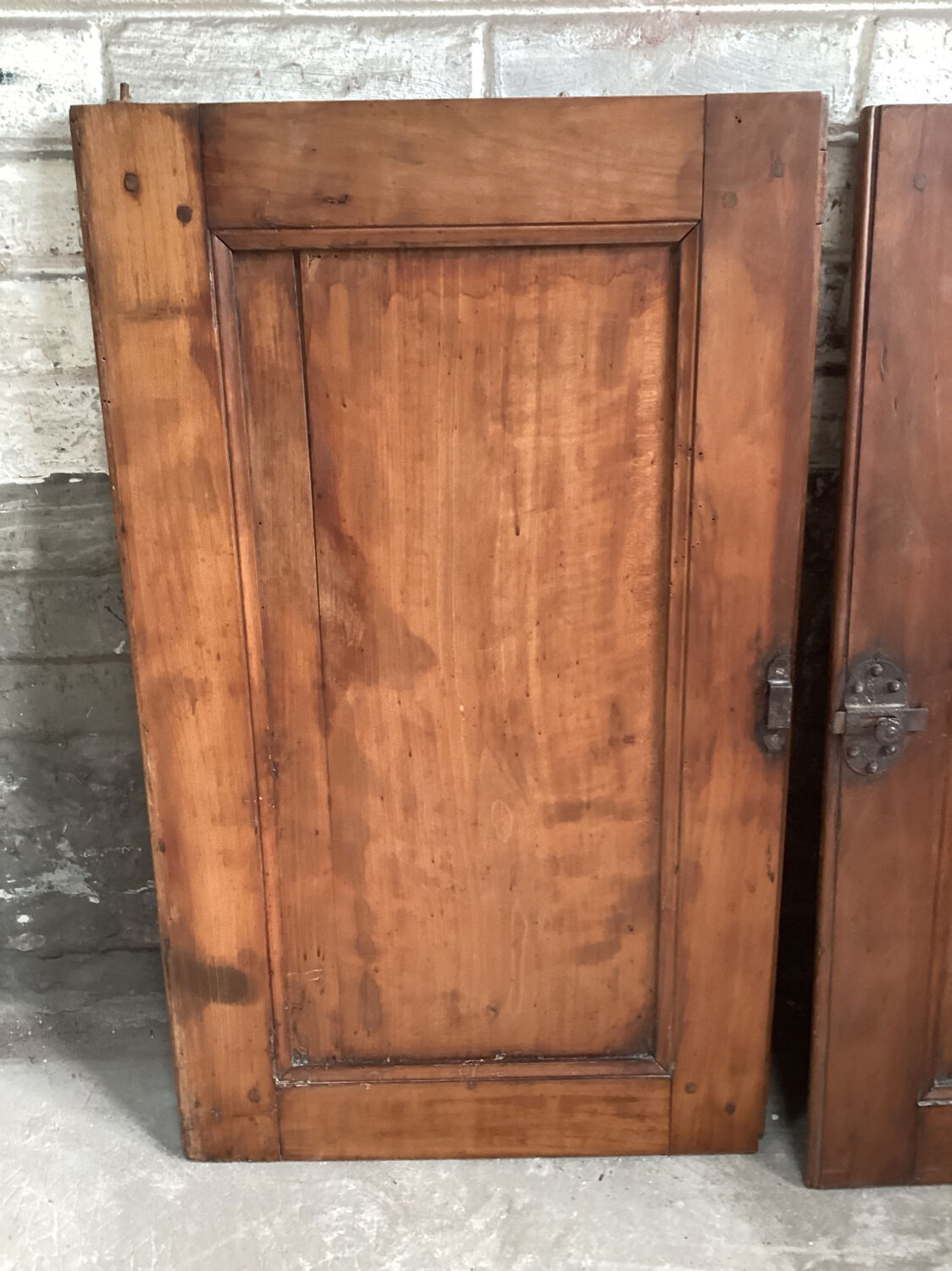 Paire de portes de placard ancienne