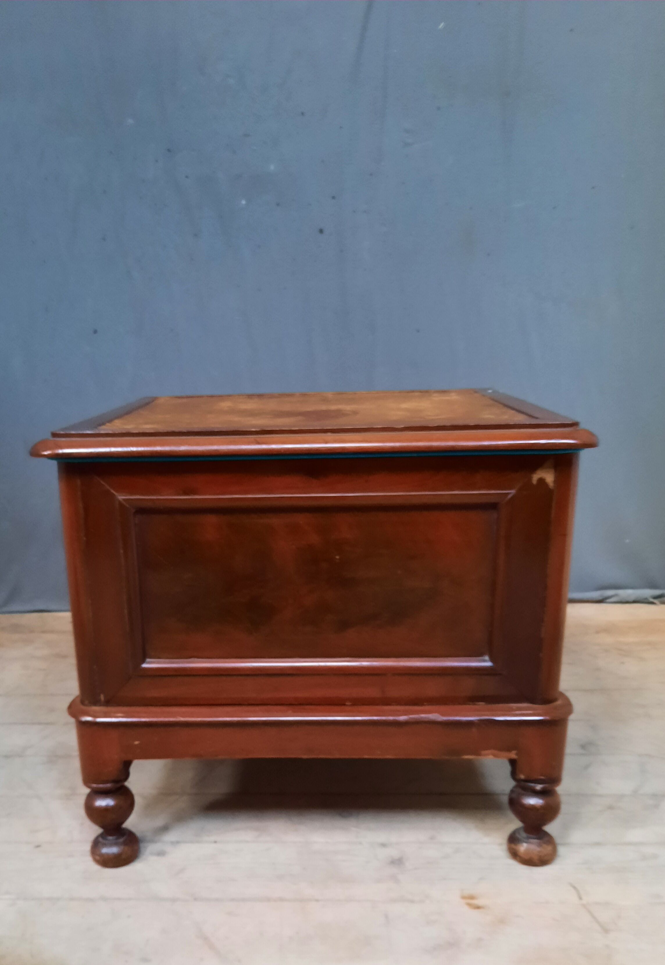 Mahogany Convenience Stool