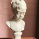 Sculpture en plâtre, buste d’enfant la boudeuse