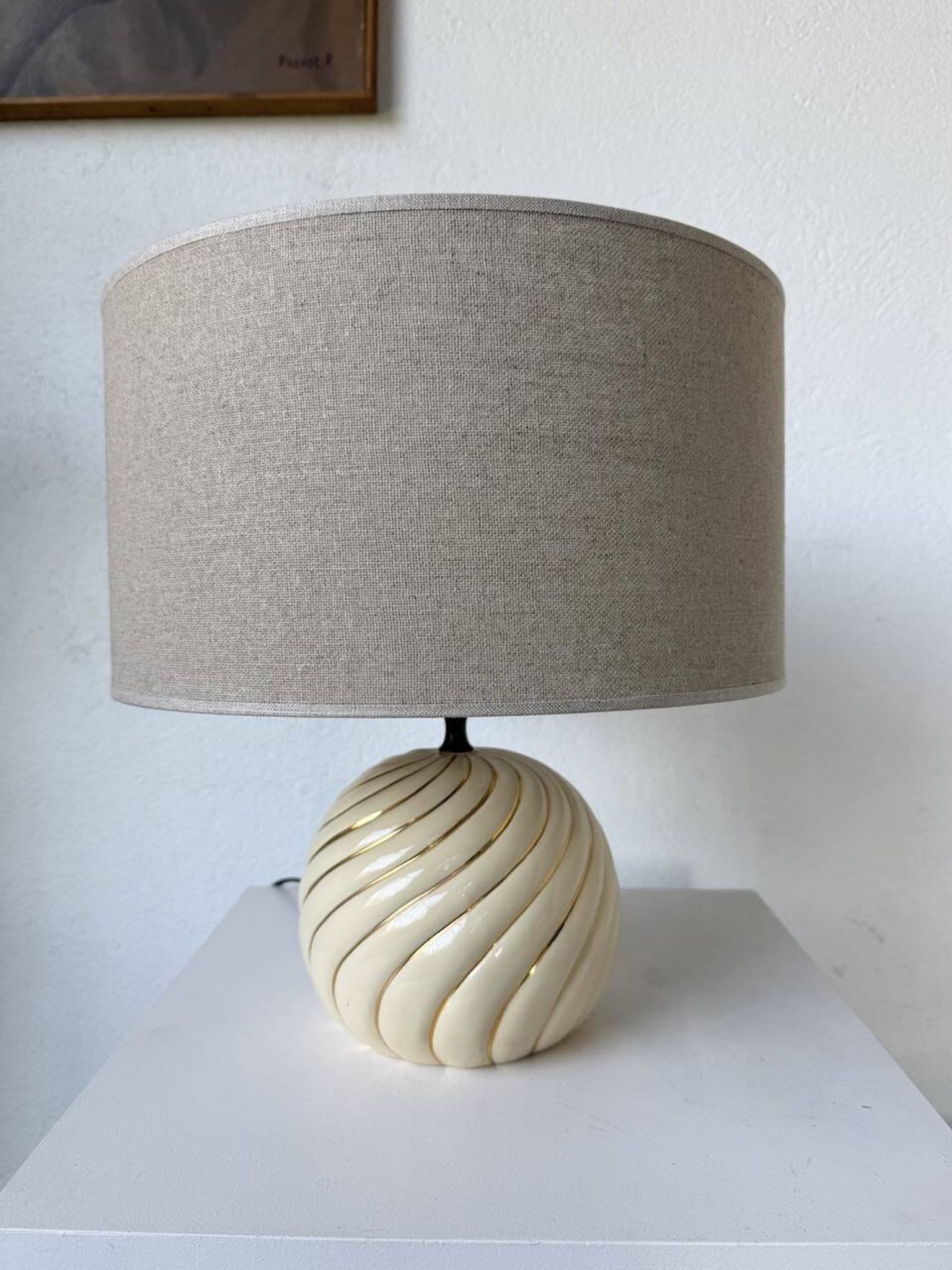 Lampe de table sphérique céramique ivoire et or Barbi