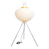 AKARI 10A floor lamp by Isamu Noguchi