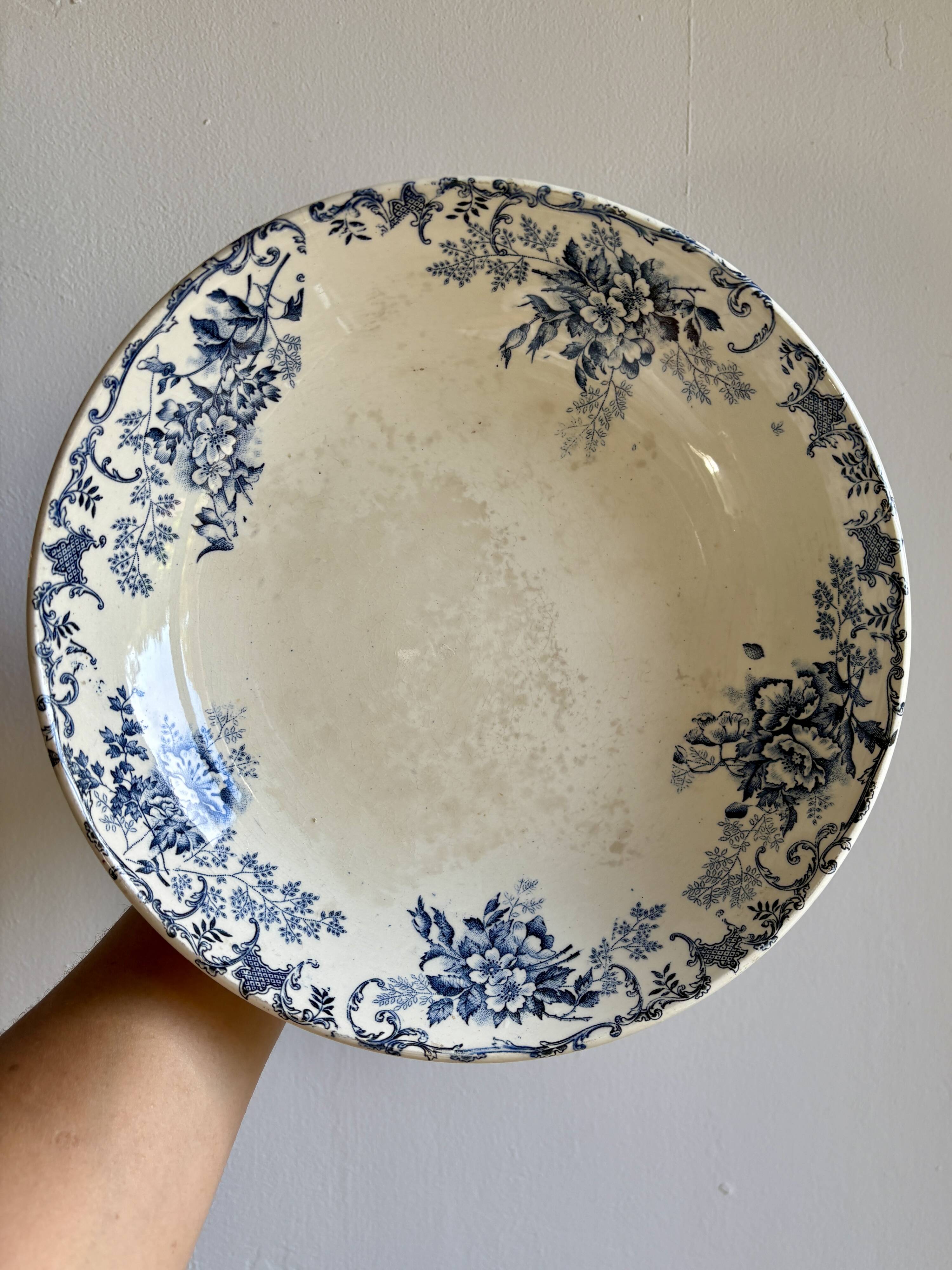 Antique ironstone fruit bowl - L'Oréal model by Boulanger