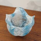 Vase en pâte de verre bleu et blanc