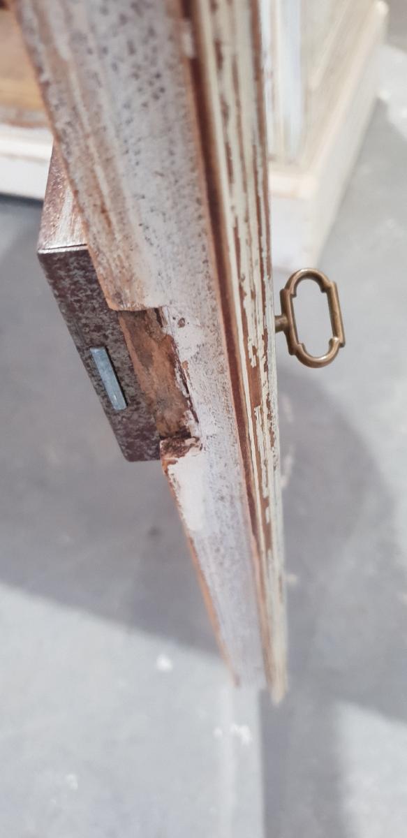 Buffe- vintage showcase