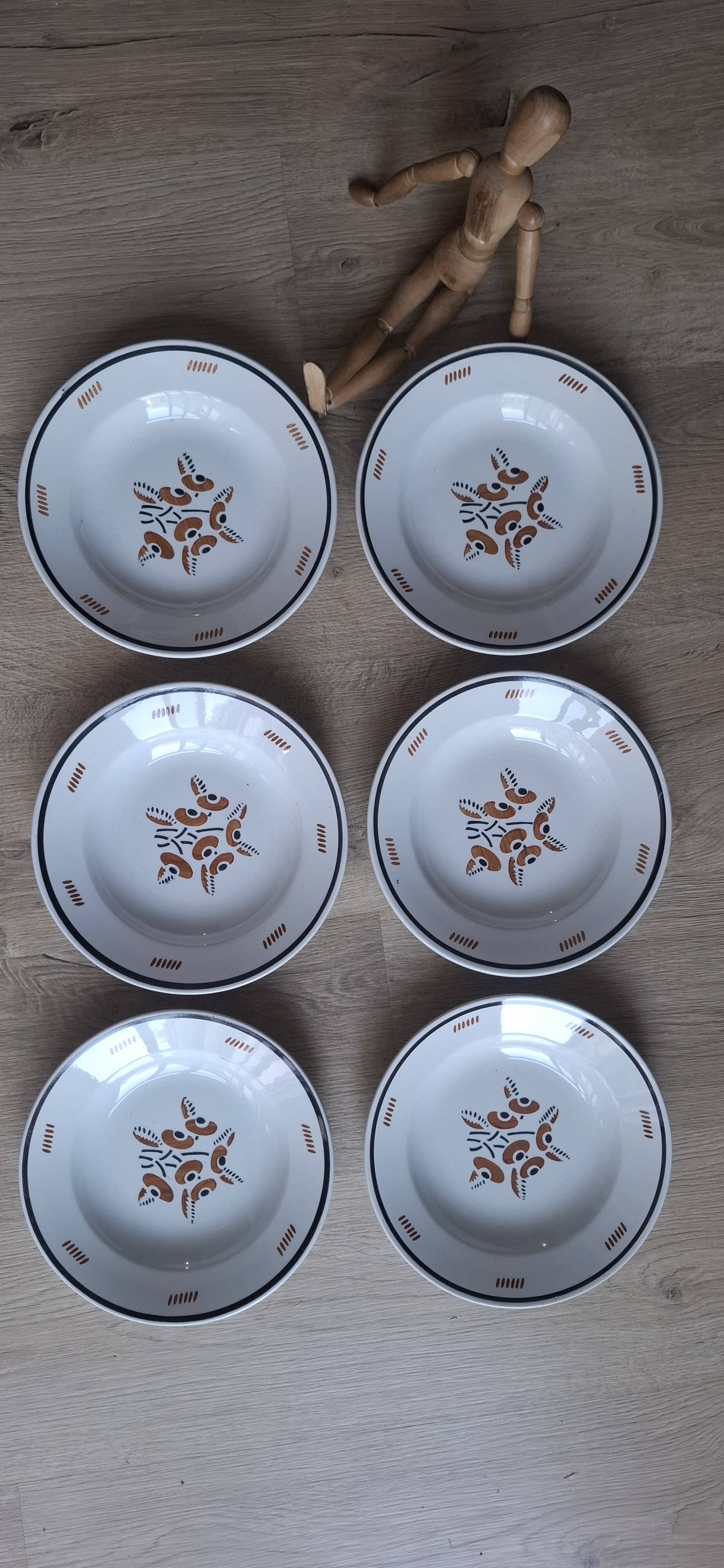 Set of 6 Luneville OOnon plates