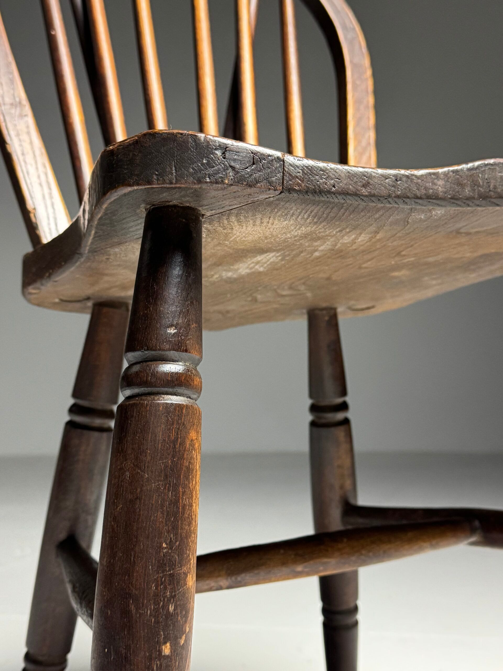 Set of 4 Windsor dining chairs