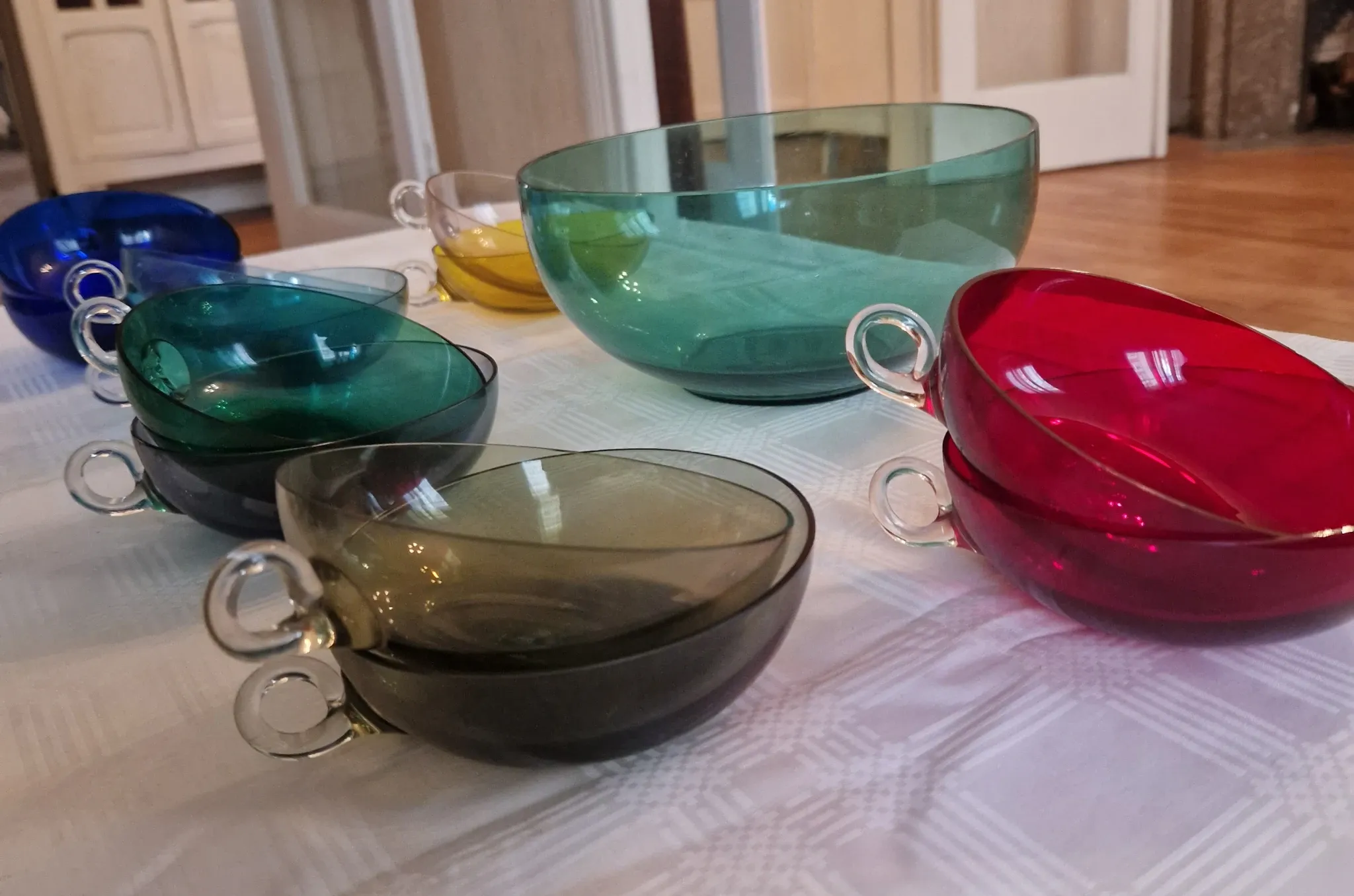 Service à dessert / punch vintage en verre soufflé multicolor (13 pièces) -