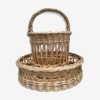 Vintage braided wicker basket-bar