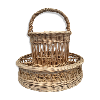 Vintage braided wicker basket-bar