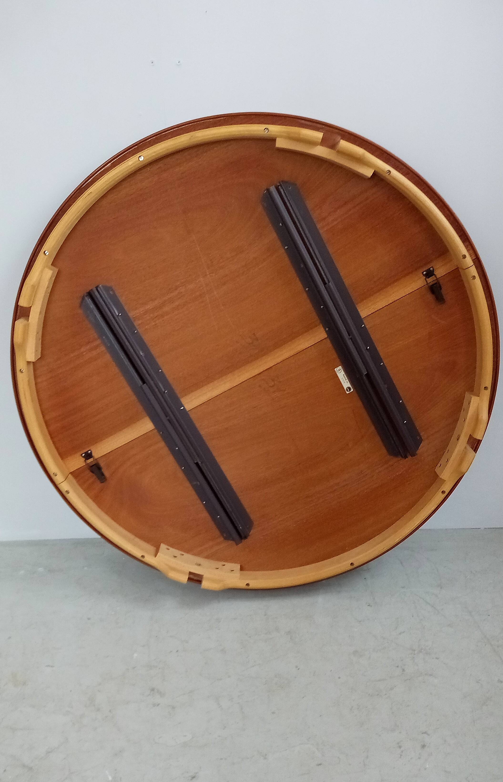 Danish round dining table by Sören Willadsen in teak, 60s