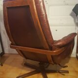 Superb relax armchair in burgundy leather "G Möbel Sweden".