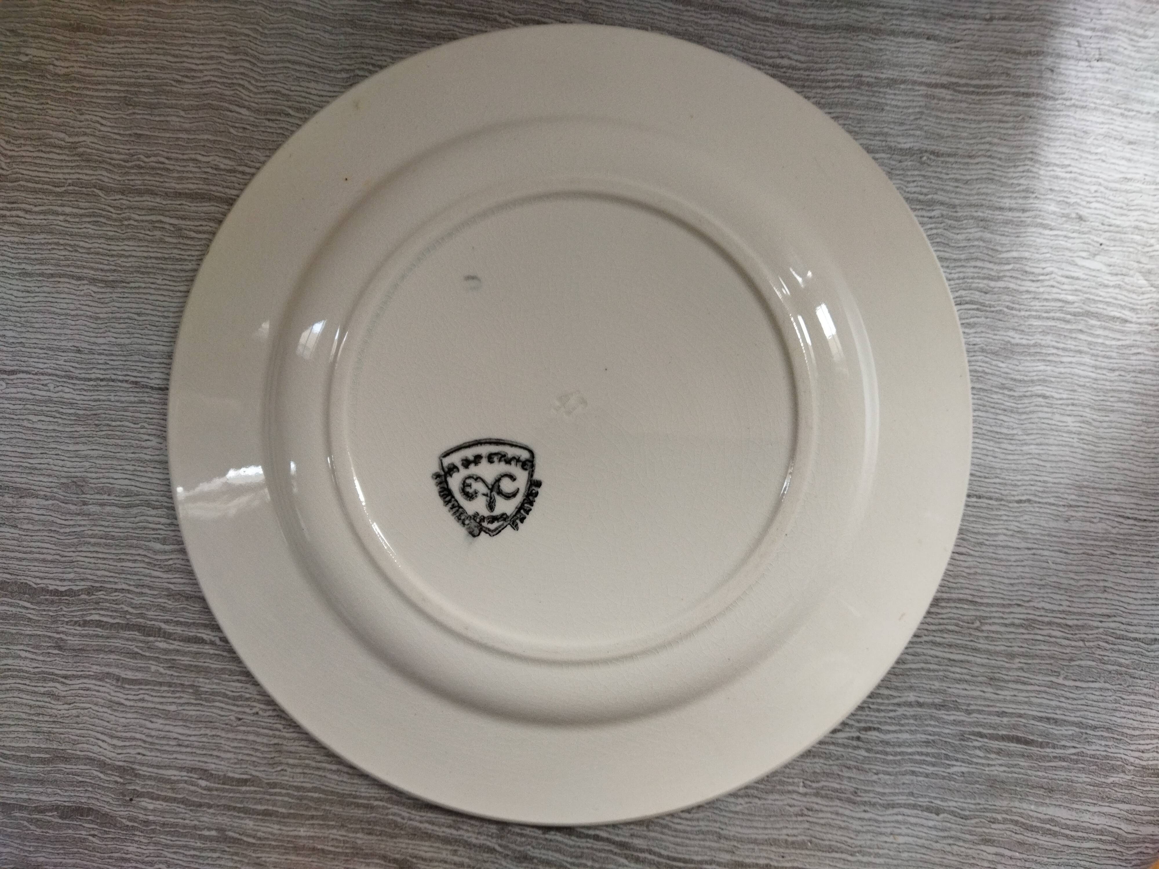 8 Badonviller “Modern” plates