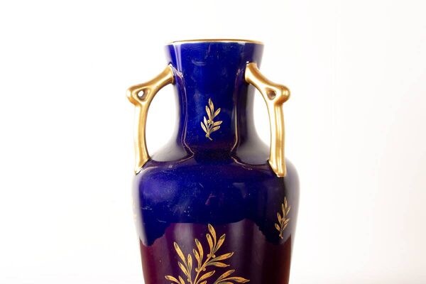 Vase de style Néo-Classique en porcelaine, bleu cobal, Pinon-Heuzé 1930.