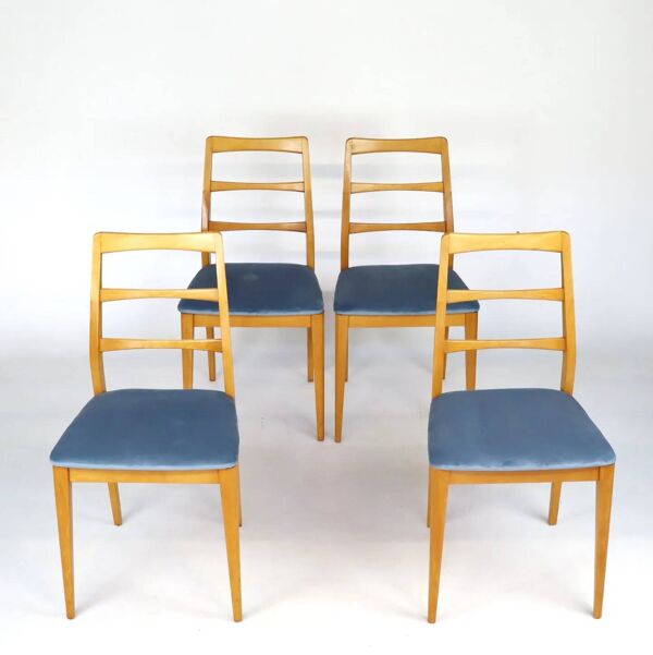 Série de quatre chaises scandinaves velours bleu