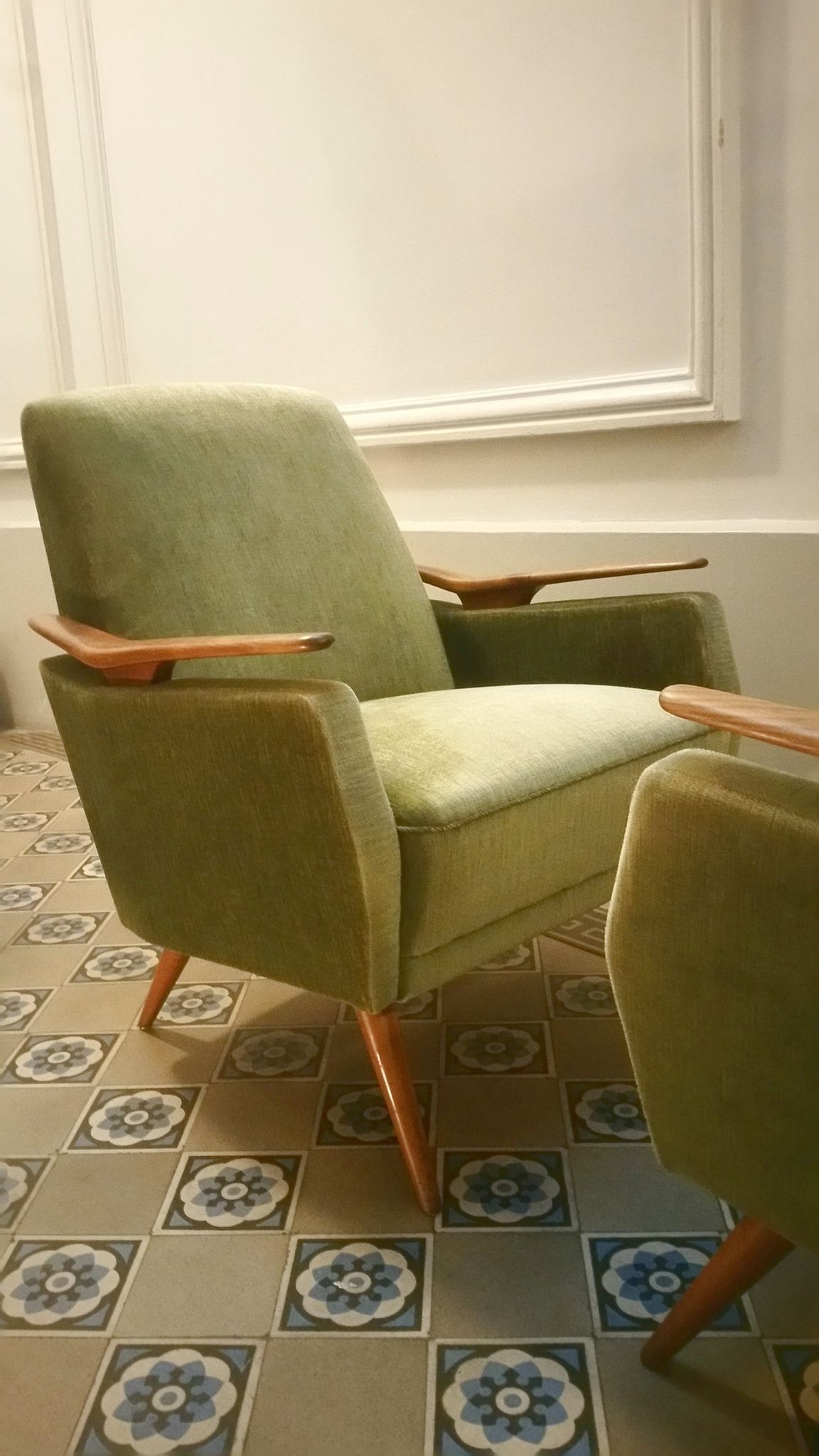 Lot of 2 armrests 50s/60s teak club chairs