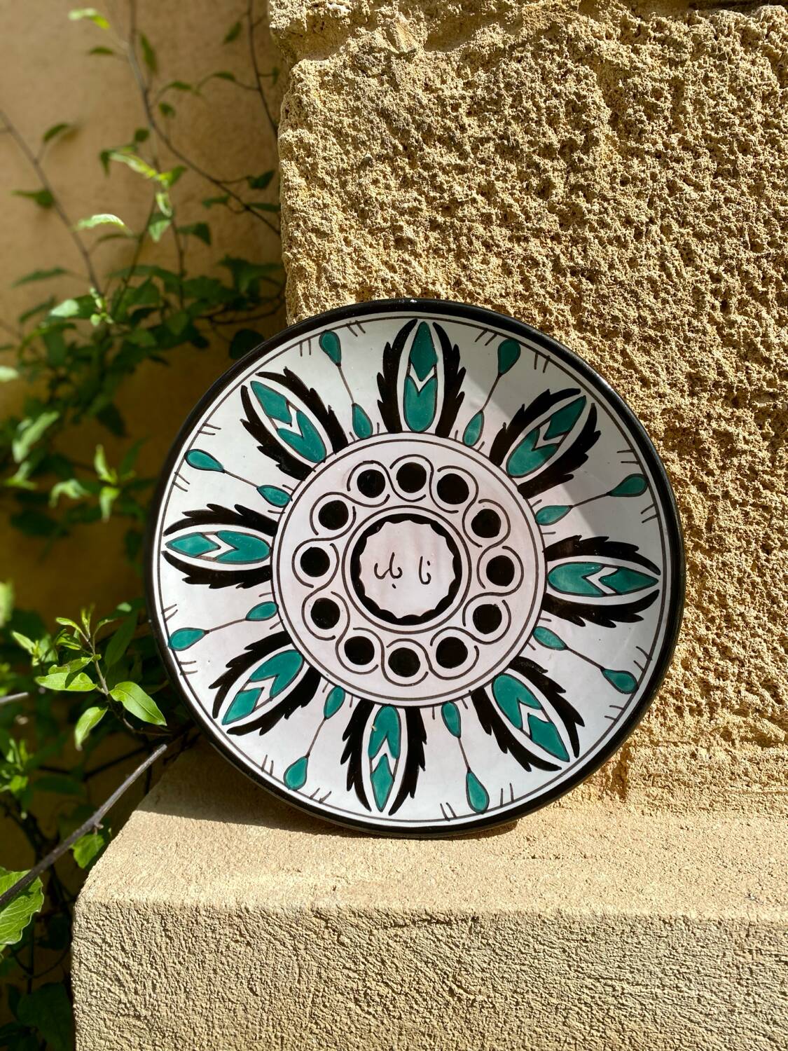 Decorative ceramic plate