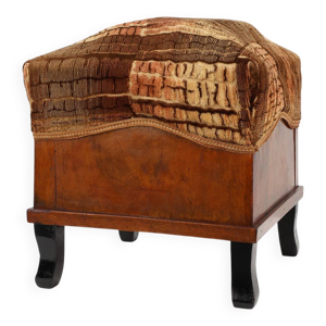 Tabouret en noyer Art
