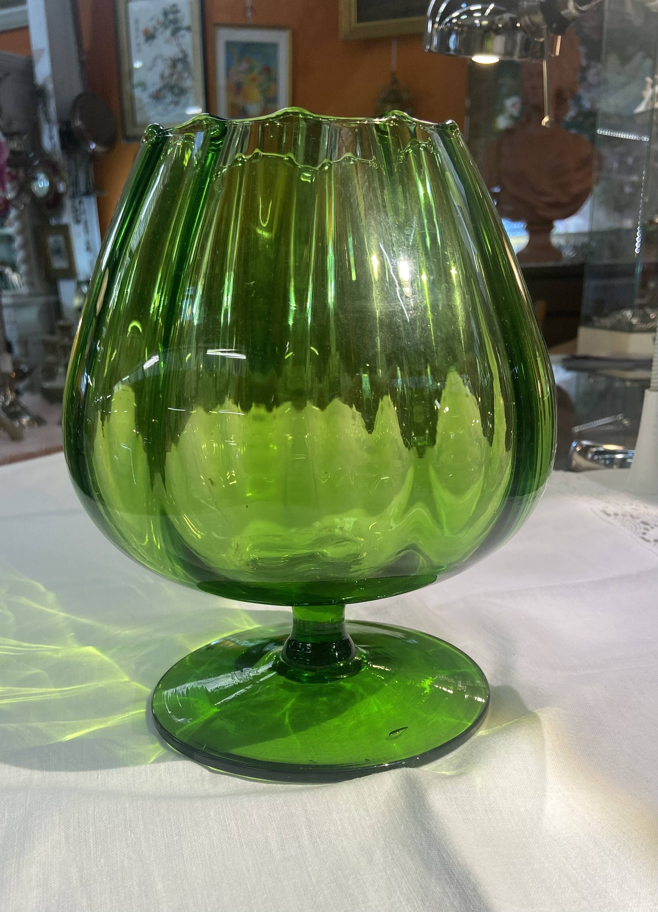 Green shower stand vase with melon rib effect