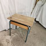 Bureau d'écolier 1960 avec casier