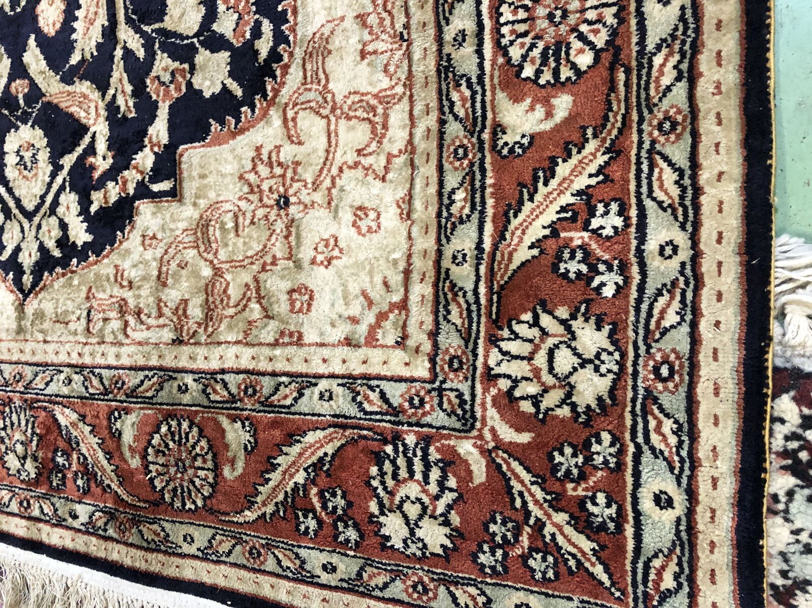 Hand made wool and silk rug-152x91cm