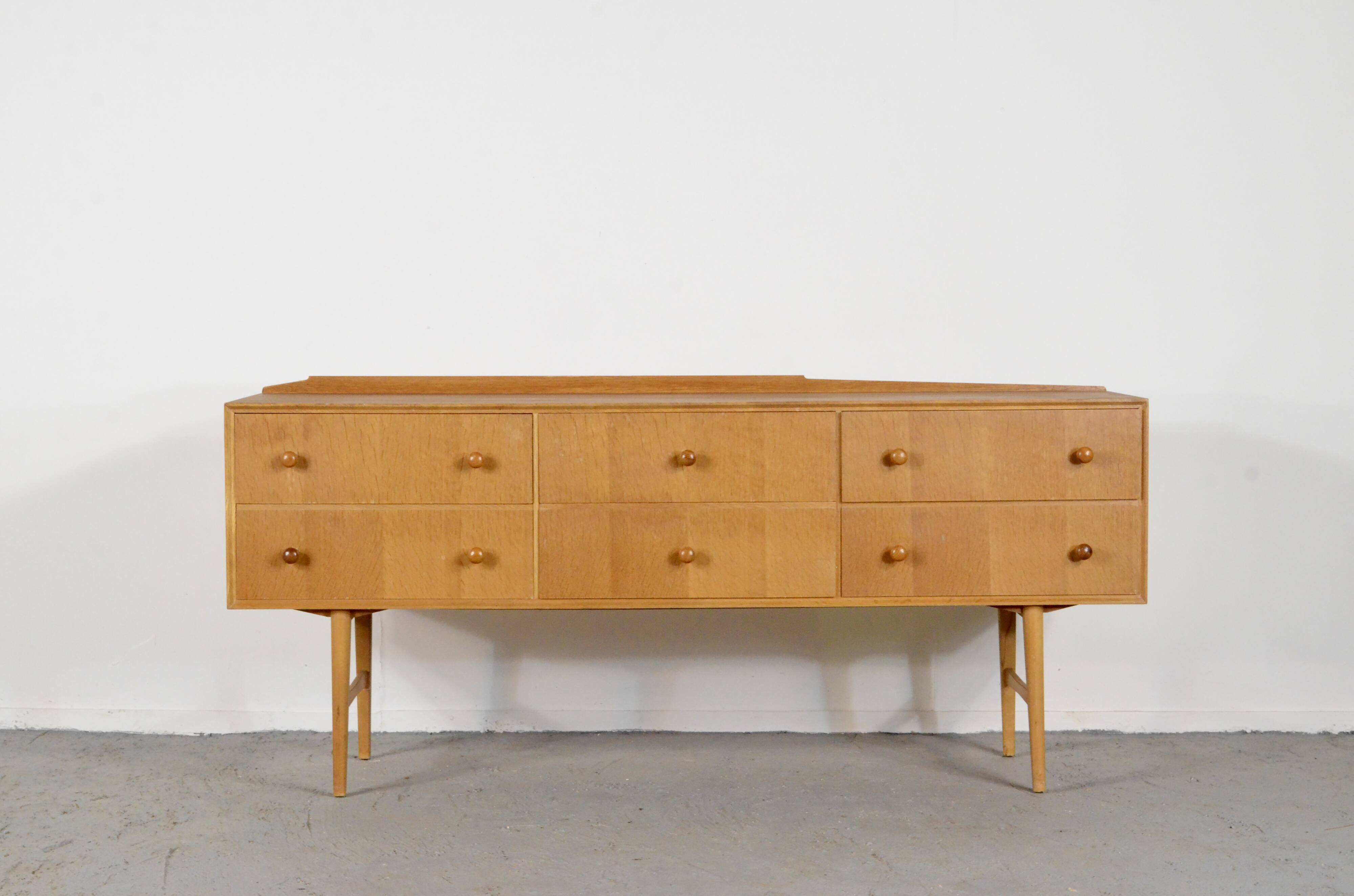Midcentury Meredew Sideboard / Chest Of Drawers In Oak. Vintage Modern / Re