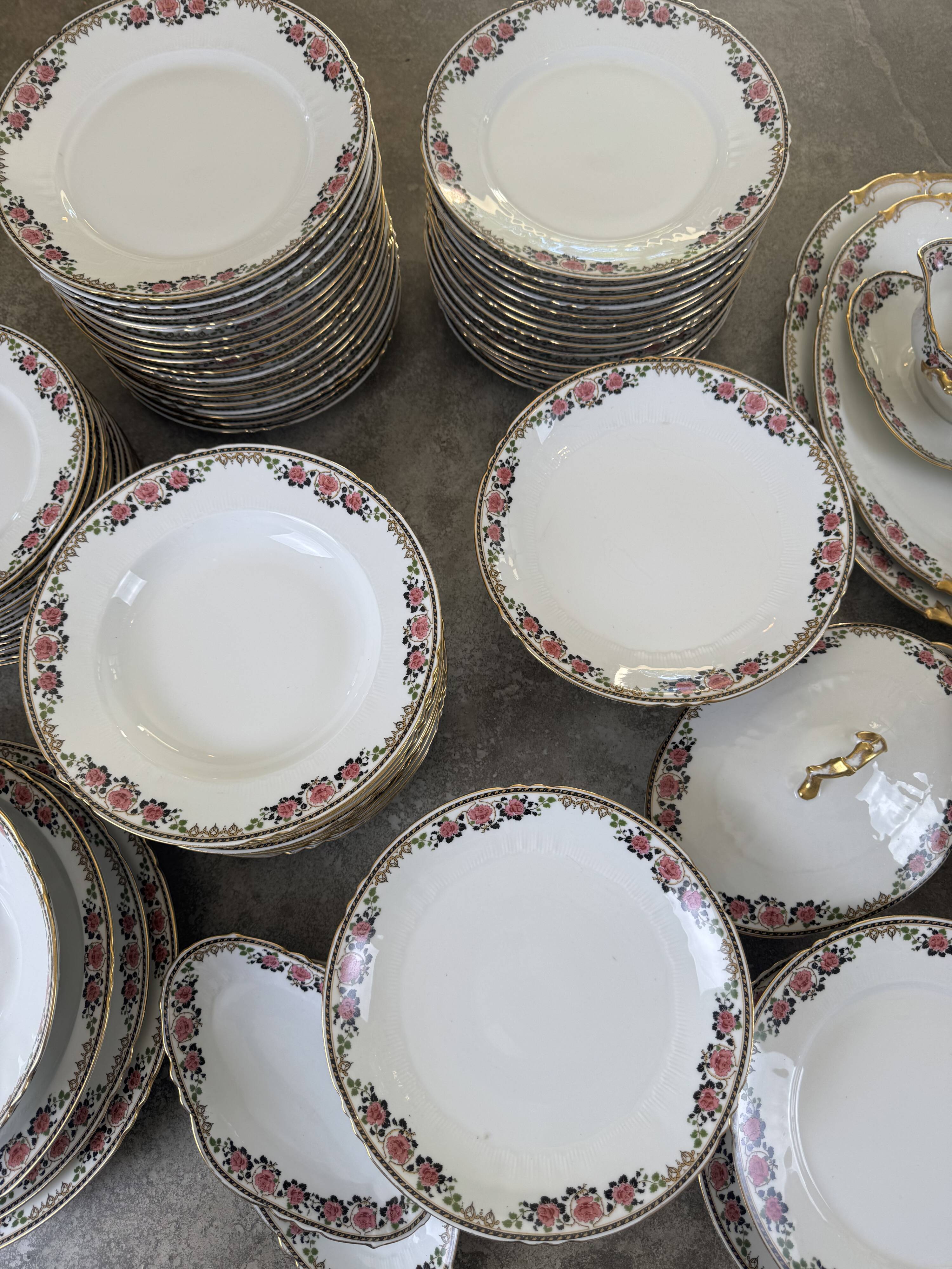 66-piece Limoges porcelain service, mid-20th century