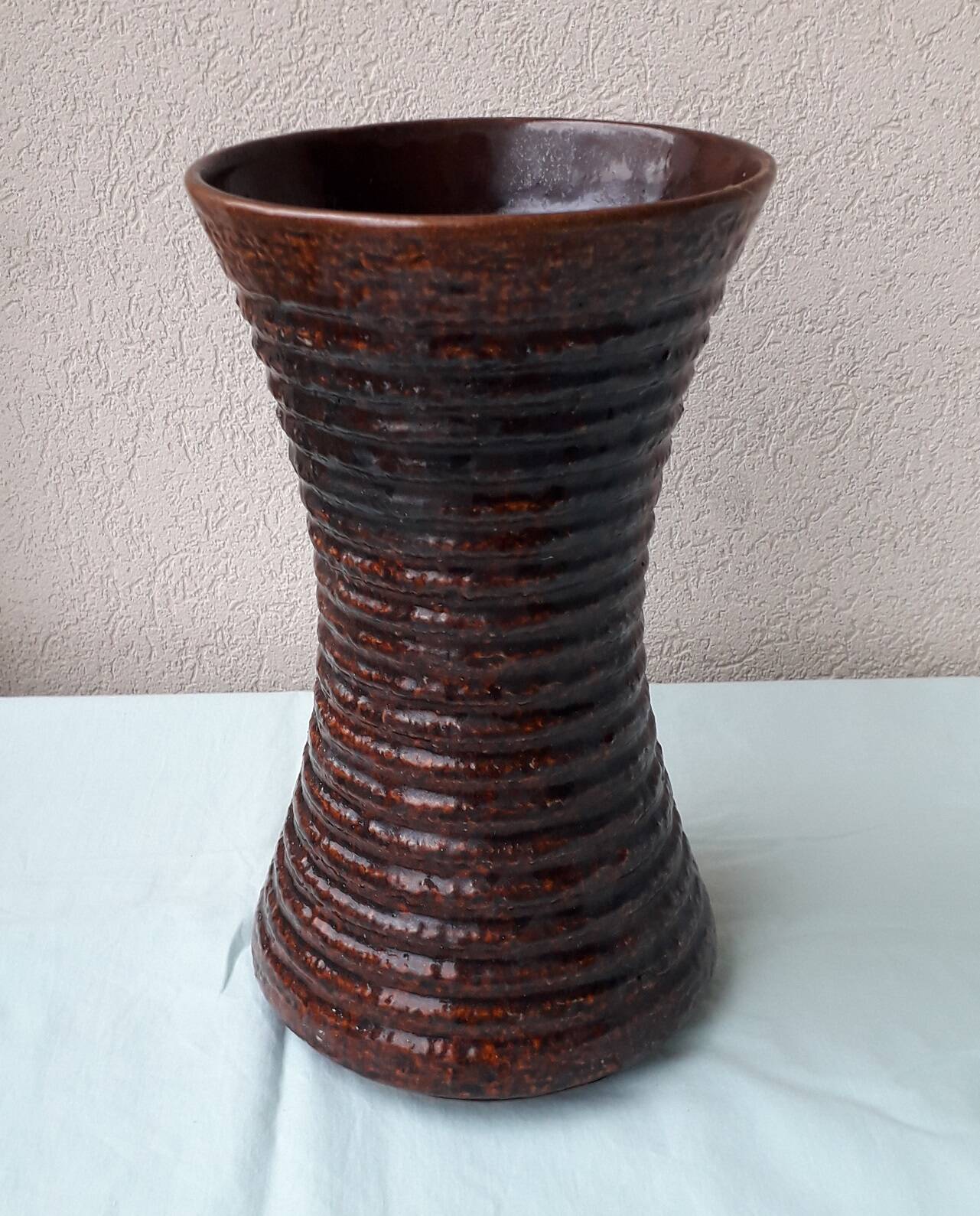 Vetter ceramic vase